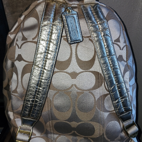 EUC Coach Signature Poppy Applique Backpack Rare Limited Edition F17939 - Picture 7 of 13